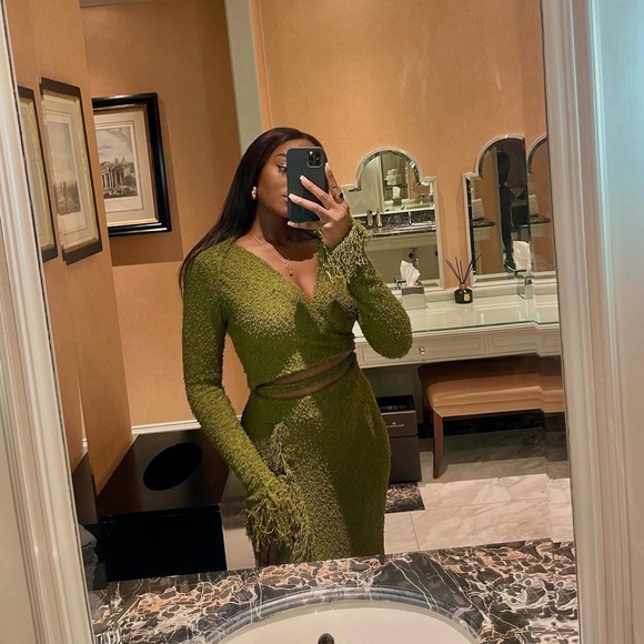 NA-KD Set - Green Knitted Overlap Fringe Detail Sweater & Skirt - Picture 9 of 17